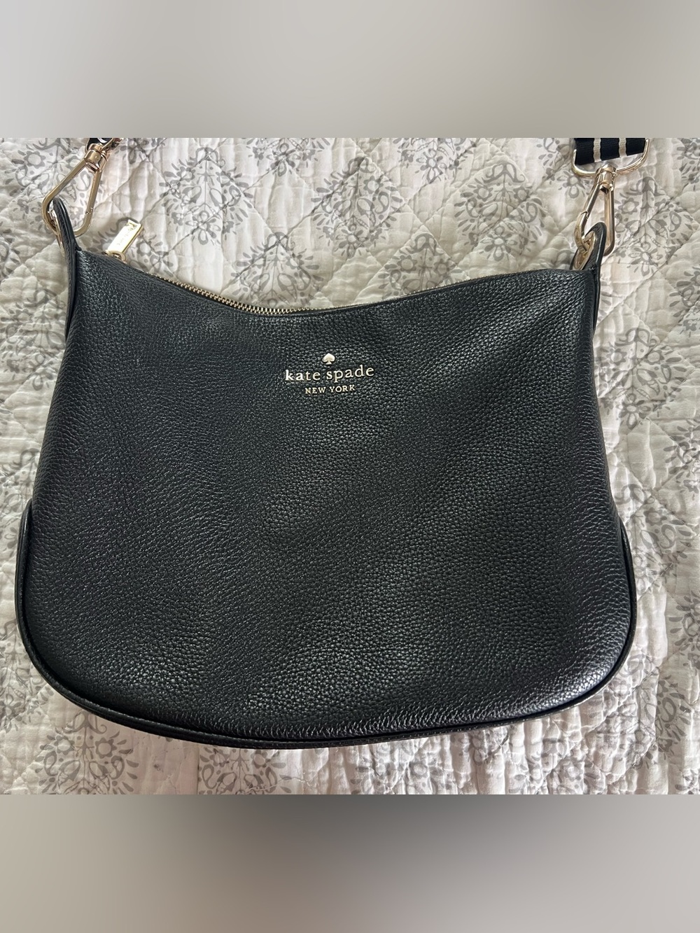 Kate spade black pebbled leather crossbody with striped strap - Picture 3 of 8